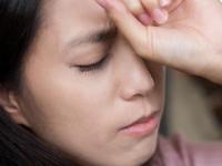 प्रवासात गाडी लागण्याचा त्रास, मळमळते-उलट्या होतात? ६ उपाय- गोळी न घेता करा प्रवास आनंदात - Marathi News | Do you suffer from motion sickness, nausea and vomiting while traveling? 6 solutions - Enjoy your trip without taking pills | Latest sakhi Photos at Lokmat.com