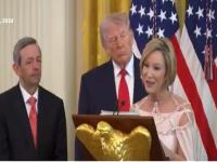 कोणी केली डोनाल्ड ट्रम्प यांची येशू ख्रिस्तांशी तुलना? 'त्या' वक्तव्याने नव्या वादाला तोंड फुटले... - Marathi News | Who compared Donald Trump to Jesus Christ? 'That' remark sparked a new controversy | Latest international News at Lokmat.com