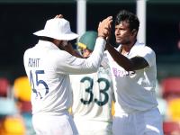 India vs Australia, 4th Test : ७२ वर्षांनी घडला विक्रम; टी नटराजन, वॉशिंग्टन सुंदर यांचा पदार्पणातच भारी पराक्रम - Marathi News | T Natarajan & Washington Sundar take 3 wicket in debut match, after 1949 it happening for India in Test | Latest cricket Photos at Lokmat.com