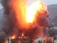 नवी मुंबईत केमिकल कंपनीला आग, ३ जखमी - Marathi News | Fire brigade in Navi Mumbai, 3 injured | Latest navi-mumbai Photos at Lokmat.com