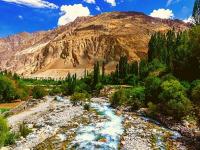 Travel : निसर्गाची जादू आणि इतिहासाची साक्ष देणारं भारत-पाक सीमेवरील 'शेवटचं' गाव! पर्यटकांचा पडतो गराडा - Marathi News | Travel: The 'last' village on the Indo-Pak border, a testament to the magic of nature and history! Tourists flock to it | Latest travel Photos at Lokmat.com