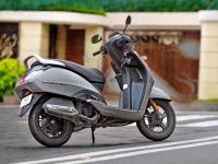 Honda Activa पासून TVS Jupiter पर्यंत..., 110cc असलेल्या 'या' 5 सर्वोत्तम स्कूटर्स - Marathi News | top 5 110 cc scooters in india honda activa tvs jupiter hero pleasure plus xoom dio auto news in hindi | Latest auto Photos at Lokmat.com