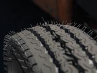 गाडीच्या टायरला का असतात काटे? कधी विचार केलाय? ती डिझाईन नसून करतात 'ही' कामं - Marathi News | why vehicle tyre has pokes known as vent spews | Latest jarahatke Photos at Lokmat.com