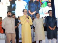 “IPLप्रमाणे राजकारणात बोली लागतात, जिकडे जास्त बोली, तिकडे लोक अधिक”; ठाकरेंचा रोख कुणाकडे? - Marathi News | uddhav thackeray said as like ipl there are bids in politics where there are more bids there are more people | Latest mumbai News at Lokmat.com