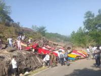 जम्मू-काश्मीरच्या उधमपूरमध्ये बसचा भीषण अपघात; १५ जणांचा मृत्यू, अनेक प्रवासी गंभीर जखमी - Marathi News | jammu kashmir udhampur bus accident many passengers killed and injured | Latest national News at Lokmat.com