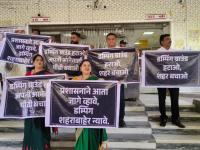 उल्हासनगर महापालिकेत 'डम्पिंग'वरून रणकंदन; भाजप नगरसेवकांचे ठिय्या आंदोलन - Marathi News | Ulhasnagar Municipal Corporation clashes over 'dumping'; BJP corporators stage sit-in protest | Latest thane News at Lokmat.com