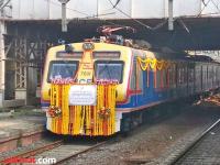 मध्य रेल्वेवर धावणार 'अंडरस्लंग' एसी लोकल; नवी ऐसपैस एसी लोकल कशी? - Marathi News | Central Railway set to launch first underslung AC local | Latest mumbai Photos at Lokmat.com