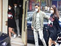 PICS : प्रेग्नंट अनुष्का शर्माला ‘विराट’ आधार; क्लिनिकबाहेर दिसले कपल, पुन्हा झाले ट्रोल - Marathi News | Anushka sharma Arrives at her Maternity Clinic; Virat kohli Takes her for a Lunch Date Post Check Up | Latest filmy Photos at Lokmat.com