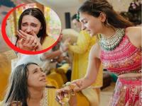 आलियाच्या मेहंदी सेरेमनीत ढसाढसा रडली आकांक्षा रंजन, इतक्या दिवसानंतर समोर आले फोटो - Marathi News | alia bhatt best friend akansha ranjan kapoor cries badly on her mehandi ceremony- | Latest filmy Photos at Lokmat.com