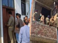 आंबेडकरनगर हादरलं! पतीनं पाकिस्तानी महिलेशी 'निकाह' केला, पत्नीनं सगळा राग चिमुकल्यांवर काढला; ४ मुलांना ठेचून...! - Marathi News | Ambedkarnagar shaken Husband marries Pakistani woman wife takes out all her anger on children 4 children crushed to death in UP | Latest crime News at Lokmat.com