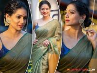 उर्मिला कोठारेचे साडीतले सुंदर फोटो पाहून तुम्हीही तिच्या प्रेमात पडाल - Marathi News | Urmila kanetkar kothare beautiful photos in saree | Latest filmy Photos at Lokmat.com