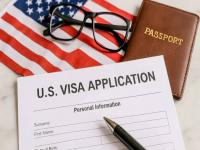 १ कोटींचा पगार, ६० सेकंदात व्हिसा रिजेक्ट; इंजिनिअरने धक्कादायक अनुभव सांगितला, ते तीन प्रश्नही केले शेअर - Marathi News | Salary of 1 crore, visa rejected in 60 seconds Engineer shares shocking experience, also asks three questions | Latest national News at Lokmat.com