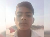 अंधश्रद्धेचा अघोरी कळस! सापाने चावलेल्या मुलाला हात-पाय बांधून गंगा नदीत लटकवले; १२ तास मृत्यूशी झुंज, शेवटी... - Marathi News | The ultimate culmination of superstition! A boy bitten by a snake was tied up and hung in the Ganges River; He fought with death for 12 hours, finally... | Latest crime News at Lokmat.com