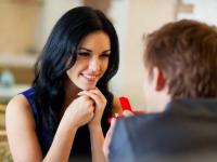 पार्टनर वयाने मोठा असेल तर, मुलींना 'या' समस्यांचं येत नाही टेंशन.... - Marathi News | Relationship lifestyle benefits of having male partner older than you MYB | Latest relationship Photos at Lokmat.com