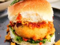 World Vada Pav Day 2025 : मुंबईतले फेमस वडापाव, सांगा तुमचा फेवरिट वडापाव कोणता? - Marathi News | World Vada Pav Day 2025 Mumbai street food vada pav Famous Vada Pav In Mumbai | Latest sakhi Photos at Lokmat.com