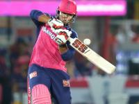 वैभव सूर्यवंशीचा आणखी एक धमाका! भुवी-जोश हेजलवूडची धुलाई; फक्त १५ चेंडूत ठोकली फिफ्टी - Marathi News | IPL 2026 RR vs RCB Rajasthan Royals 15 Year Old Vaibhav Suryavanshi Smashed 15 Ball 50 Against Royal Challengers Bengaluru | Latest cricket News at Lokmat.com