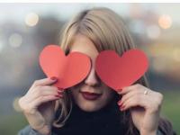 Valentines Day: सिंगल आहात? काळजी नको! असा साजरा करा व्हॅलेंटाइन डे, पार्टनरची गरजही भासणार नाही - Marathi News | Valentines Day: Are you a singer? Don't worry! Celebrate Valentine's Day like this, you won't even need a partner | Latest relationship Photos at Lokmat.com