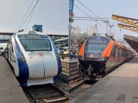 सुपर डुपर हिट... ‘वंदे भारत’ची कमाल कामगिरी, ९ कोटी प्रवाशांचा प्रवास; २७४ जिल्हे, १६४ सेवा! - Marathi News | vande bharat train super duper hit greatest achievement of 9 crore passengers travelled till now 274 district route and 164 services | Latest national Photos at Lokmat.com