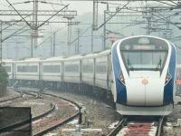 Vande Bharat Train: वंदे भारत! अत्याधुनिक सुविधांनी सुसज्ज; आपातकालीन परिस्थितीत मिळतील ‘या’ विशेष सुविधा - Marathi News | vande bharat trains will have many facilities for emergency and advanced amenities | Latest national Photos at Lokmat.com
