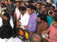 ठाणे : वसंतराव डावखरे यांच्या पार्थिवावर अंत्यसंस्कार - Marathi News | Funeral NCP leader Vasant Davkhare | Latest maharashtra Photos at Lokmat.com