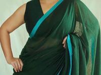 साडी नेसून ग्लॅमरस दिसणाऱ्या विद्या बालनचे घायाळ करणारे कमाल लूक; पाहा हे फोटो - Marathi News | Glamorous-looking Vidya Balan wearing a sari has a traumatic look; See this photo | Latest sakhi Photos at Lokmat.com