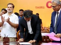 तामिळनाडू 'विजय'पथावर! मुख्यमंत्रिपदाची शपथ घेताच जनतेला दिले मोफत विजेचे गिफ्ट - Marathi News | Tamil Nadu on the path to 'Growth'! As soon as he took oath as Chief Minister, he gave the gift of free electricity to the people | Latest national News at Lokmat.com