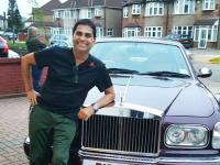 Vijay Kedia Success Story : एकेकाळी मुलाच्या दुधासाठी नव्हते १४ रुपये, आता पत्नीला गिफ्ट केला मिल्क कंपनीचा हिस्सा - Marathi News | Vijay Kedia Success Story Once Rs 14 was not for child s milk now wife is gifted share of milk company big bull share market bse nse acc cement shares | Latest business Photos at Lokmat.com