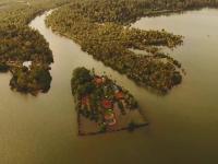 डोन्ट वेट... फक्त 12 हजारांत विकत घ्या भारतातील 'हे' बेट - Marathi News | Buy this island in Kerla Just 12 thousand only | Latest lifeline Photos at Lokmat.com