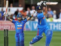 विराट सेंच्युरी! किंग कोहलीनं मोडला मास्टर ब्लास्टर सचिनचा रेकॉर्ड; वेगाने गाठला १६००० धावांचा पल्ला - Marathi News | Virat Kohli Century For Delhi Against Andhra In The Vijay Hazare Trophy And Past Sachin Tendulkar To Become Fastest To 16000 Runs In List A Cricket Set New Record With Another Mileston | Latest cricket News at Lokmat.com