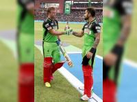 Virat Kohli अन् ABD चा पुढाकार; कोरोना व्हायरसचा मुकाबला करण्यासाठी आर्थिक मदत करणार - Marathi News | Virat Kohli, AB de Villiers to auction signed RCB jerseys, bats to raise funds for fight against coronavirus svg | Latest cricket Photos at Lokmat.com