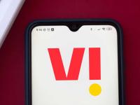 Vodafone Idea चं ग्राहकांना मोठं गिफ्ट; घरबल्याच होणार आता हे काम - Marathi News | Great gift for Vodafone Idea customers; This work will be done at home | Latest business Photos at Lokmat.com