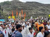 PHOTOS | माऊलींच्या पालखीने ओलांडला दिवे घाट; पावसामुळे वारकऱ्यांचा उत्साह दुणावला - Marathi News | dive Ghat crossed by sant dnyaneshwar Mauli palkhi ashadhi wari | Latest pune Photos at Lokmat.com