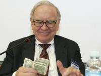 ...म्हणून अब्जाधीश वॉरेन बफे कायम 'कॅश पेमेंट'च करतात, कार्ड वापरतच नाहीत! - Marathi News | warren buffett avoid card payments, always pay in cash ajg | Latest business Photos at Lokmat.com