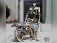 तुटलेल्या घड्याळांपासून 'त्याने' जे तयार केलं ते बघतंच रहाल! - Marathi News | Dan Tanenbaum broken watches and turn their parts into steampunk sculptures | Latest social-viral Photos at Lokmat.com