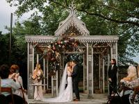 कोरोना चाचणी चुकवून महिलेनं लग्नासाठी गोवा गाठलं; नंतर रिपोर्ट पॉझिटिव्ह आला अन्... - Marathi News | woman travels from mumbai ducks covid test attends wedding turns positive | Latest national Photos at Lokmat.com