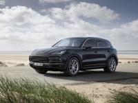 पोर्शची नवी एसयुव्ही Cayenne तीन प्रकारांत लाँच - Marathi News | Porsche launched a new SUV Cayenne in three variants | Latest auto Photos at Lokmat.com