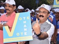 'रन फॉर व्होट' साठी ठाणेकर धावले - Marathi News | Thane ran for 'Run for Vote' | Latest thane Photos at Lokmat.com