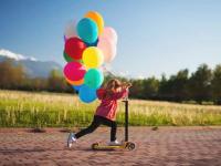 Children's Day : बालदिनी धमाल-मस्ती, मुलांसोबत अशी करा दोस्ती - Marathi News | things to do with kids on childrens day | Latest relationship Photos at Lokmat.com