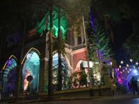 मुंबईसह राज्यभरात नाताळ सणाला उत्साहात सुरूवात - Marathi News | Christmas celebration begins in Mumbai, across the state | Latest mumbai Photos at Lokmat.com