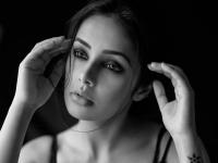 शिवानी रांगोळेच्या 'या' लूकला किती लाईक्स देणार? - Marathi News | Photo Of Shivani Rangole Wrapped In A Bathrobe Will Turn Up The Heat In This Summer | Latest filmy Photos at Lokmat.com