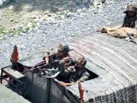 तणाव वाढला! लडाखमधील २१ गावांत हायअलर्ट, ब्लॅकआऊट; स्थानिकांनी खोलली चीनच्या दगेबाजीची पोल - Marathi News | The tension increased! High alert, blackout in 21 villages in Ladakh; Locals open China's fraud face | Latest national Photos at Lokmat.com