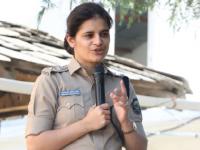 'त्या' एका घटनेमुळं बदललं आयुष्य अन् बनली आयपीएस अधिकारी! - Marathi News | a taunt changed her life now ips shalini agnihotri is dangerous for criminals read about her success story | Latest jarahatke Photos at Lokmat.com