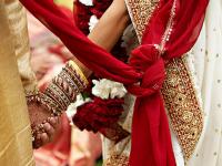 ब्युटी पार्लरमध्ये सुरू होता नववधूचा शृंगार, लग्नाच्याच दिवशी असा घडला हत्येचा थरार - Marathi News | The bride's makeup starts in the beauty parlor, murder happened on the day of the wedding. | Latest crime Photos at Lokmat.com