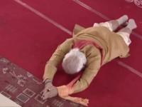 Ram Mandir Bhoomi Pujan: पंतप्रधान नरेंद्र मोदींचे श्रीरामाला साष्टांग नमन, पाहा भूमिपूजन सोहळ्याची ऐतिहासिक क्षणचित्रे - Marathi News | Prime Minister Narendra Modi's Sastang Namaskar to Shri Ram, see historical highlights of Bhumi Pujan ceremony | Latest national Photos at Lokmat.com