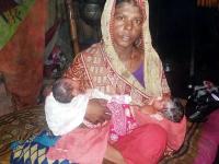 संतापजनक! प्रसुतीचे बिल देता आले नाही म्हणून डॉक्टराने नवजात बाळाचा केला सौदा - Marathi News | The doctor made a deal for the newborn baby because his Mother h could not pay the delivery bill | Latest national Photos at Lokmat.com