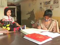 मातृत्व आणि कर्तव्याचा मिलाफ; जवान पती सीमेवर तैनात, पोलीस पत्नी चिमुकल्यासह ऑन ड्युटी - Marathi News | The union of motherhood and duty; husband deployed at the border, police wife on duty with Child | Latest national Photos at Lokmat.com