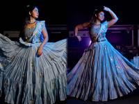 सोनाली कुलकर्णीचा हा अंदाज पाहून तुम्हीसुद्धा म्हणाल, ‘अप्सरा’ आली ! - Marathi News | Sonalee Kulkarni looks Radiant And Happy to be back on Dancing queen Show | Latest filmy Photos at Lokmat.com