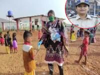 'खाकी'तील माणुसकी! महिला पोलीस रेहाना शेख बनलीय गरजूंसाठी मसीहा; कौतुकास्पद कार्याला तुम्हीही कराल सलाम - Marathi News | Humanity in 'Khaki'! Messiah for the needs of lady police Rehana Sheikh Banali; You will also salute the admirable work | Latest mumbai Photos at Lokmat.com