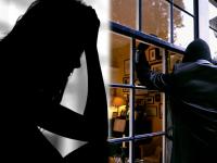 चोराच्या घराची पोलिसांनी घेतली झडती, महिलांच्या मिळाल्या अंडरगारमेंट्स आणि... - Marathi News | police search thief house found 400 pairs of womens undergarments in alabama america | Latest crime Photos at Lokmat.com