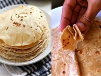 काय सांगता! वय वर्षे १२ अन् जेवणात खातो तब्बल ४० चपात्या; डॉक्टरही चक्रावले - Marathi News | 12 year old boy with 1206 mg blood sugar level eats 40 chapatis a day at shivpuri madhya pradesh | Latest jarahatke Photos at Lokmat.com